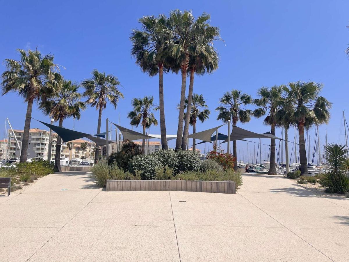 Appartement 2P, 4 Couchages, Terrasse Et Salon De Jardin A 200M De La Plage, Frejus - Fr-1-226A-22 Екстериор снимка