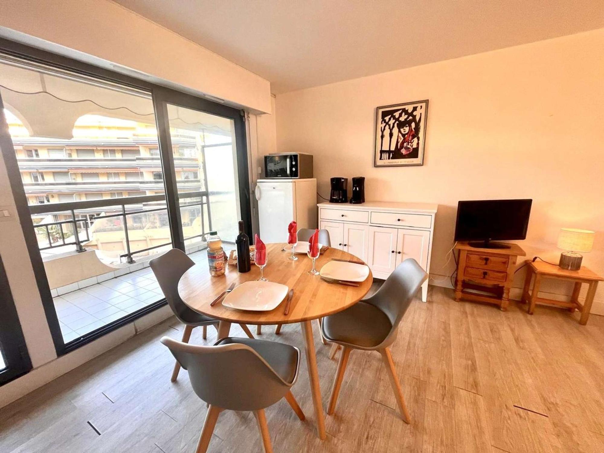 Appartement 2P, 4 Couchages, Terrasse Et Salon De Jardin A 200M De La Plage, Frejus - Fr-1-226A-22 Екстериор снимка